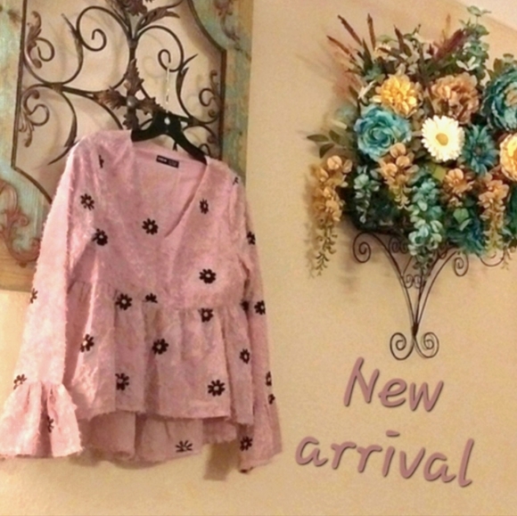 Shein Pink Polyester Blouse with Daisy Flowers. Size Small - Picture 1 of 13